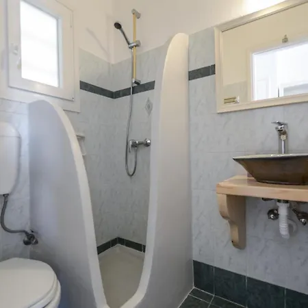 Irene 2 Aparthotel 4*