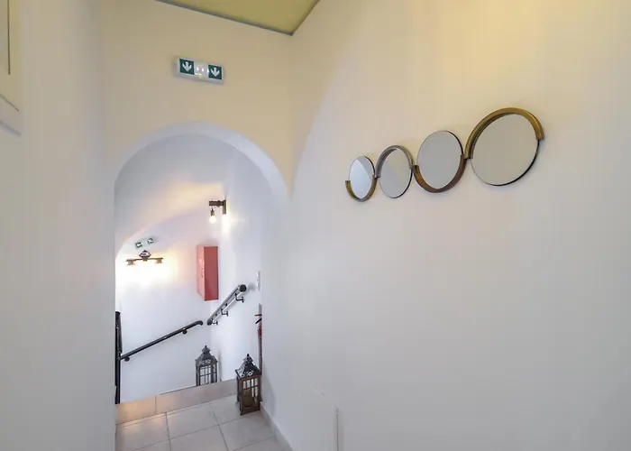 Irene 2 Aparthotel 4*